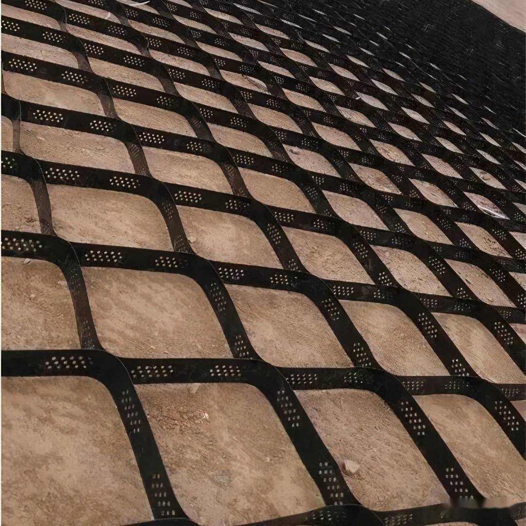 干货 | 13种经典护坡景观设计实例详解，涵盖防护与土工网应用